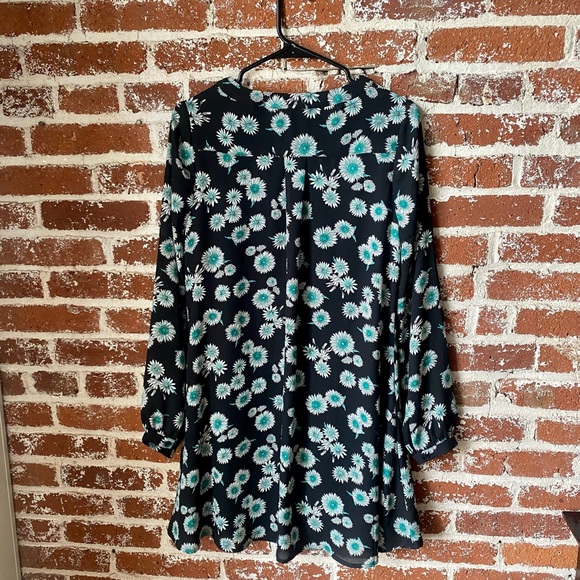 Express floral key hole dress - Picture 8 of 8